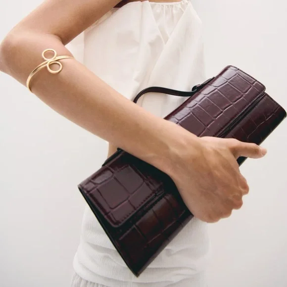 H&M Crocodile-Embossed Rectangular Clutch / Crossbody Bag Burgundy NWT - Picture 4 of 8